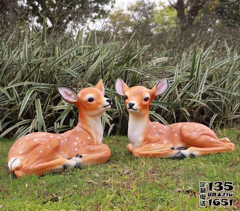 商場庭院公園玻璃鋼彩繪仿真動物梅花鹿雕塑